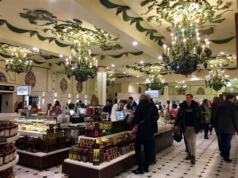 places to eat in harrods.